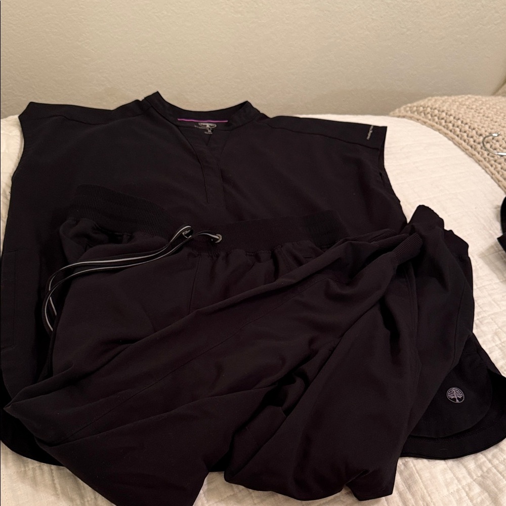 Black Sleeveless Top and Pants Set SCRUBS HEALING HANDS SIZE MEDIUM